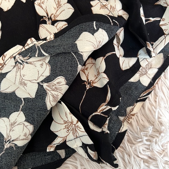 New with tags floral skort - Picture 3 of 7